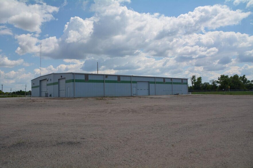 More Photos Of SE 241 SE 10 Ave, Great Bend Warehouse For Sale