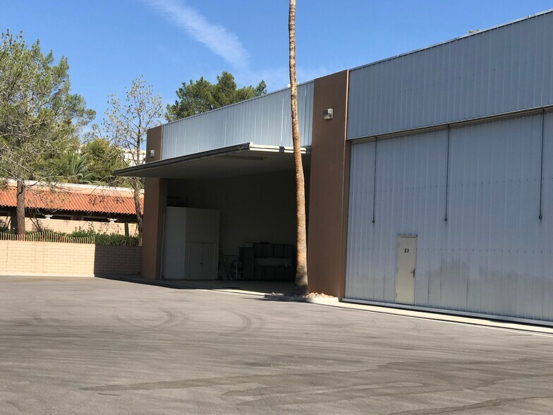 More Photos Of 145 E Reno Ave, Las Vegas Airplane Hangar For Sale