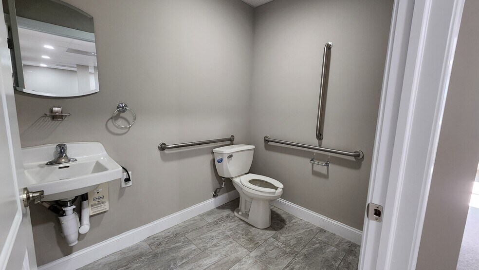 More Photos Of 1250 Sussex Tpke, Randolph Storefront Retail Office For Lease