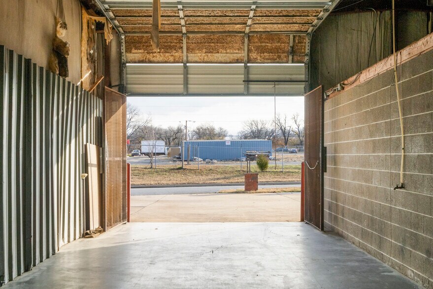 More Photos Of 12 S 111th Ave, Tulsa Service For Lease