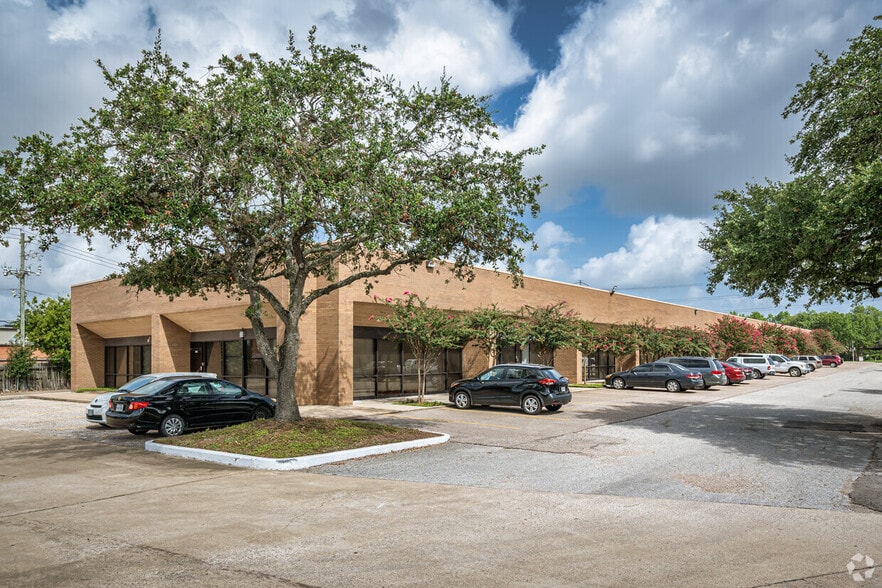 More Photos Of 10161-10175 Harwin Dr, Houston Unknown For Lease