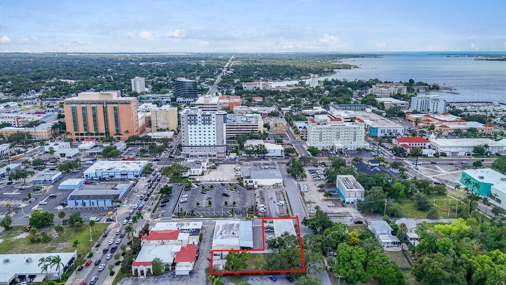 More Photos Of 417 8th St W, Bradenton Flex For Lease