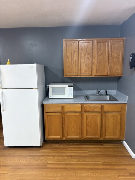 More Photos Of 4134 US 441, Lake City Light Manufacturing For Lease