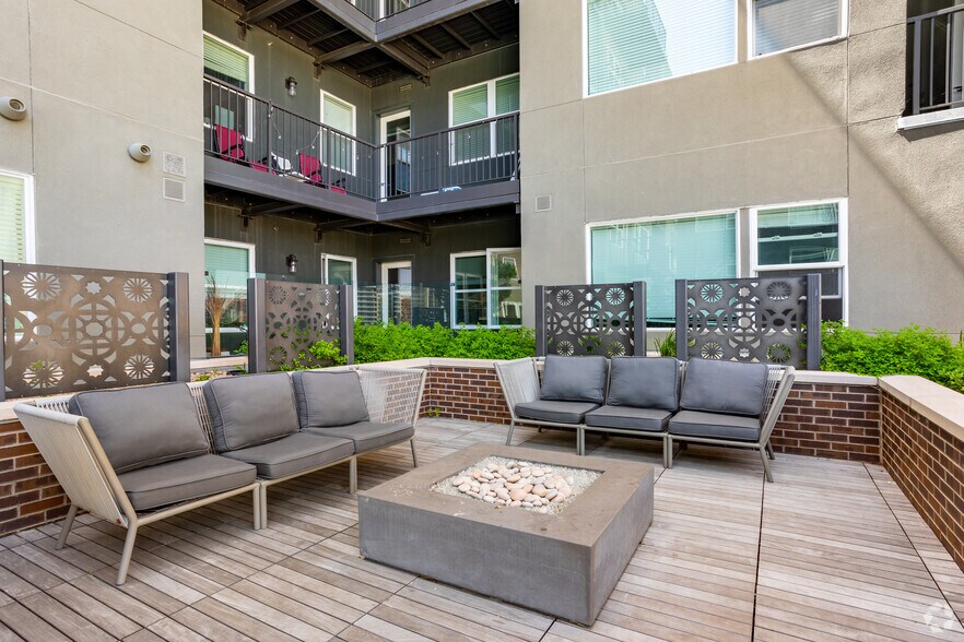 More Photos Of 2401 Blake St, Denver Apartments For Lease