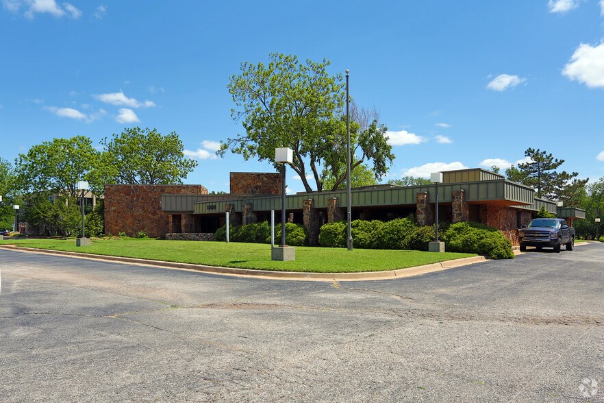 More Photos Of 1309 S Holly Ave, Yukon Medical For Lease