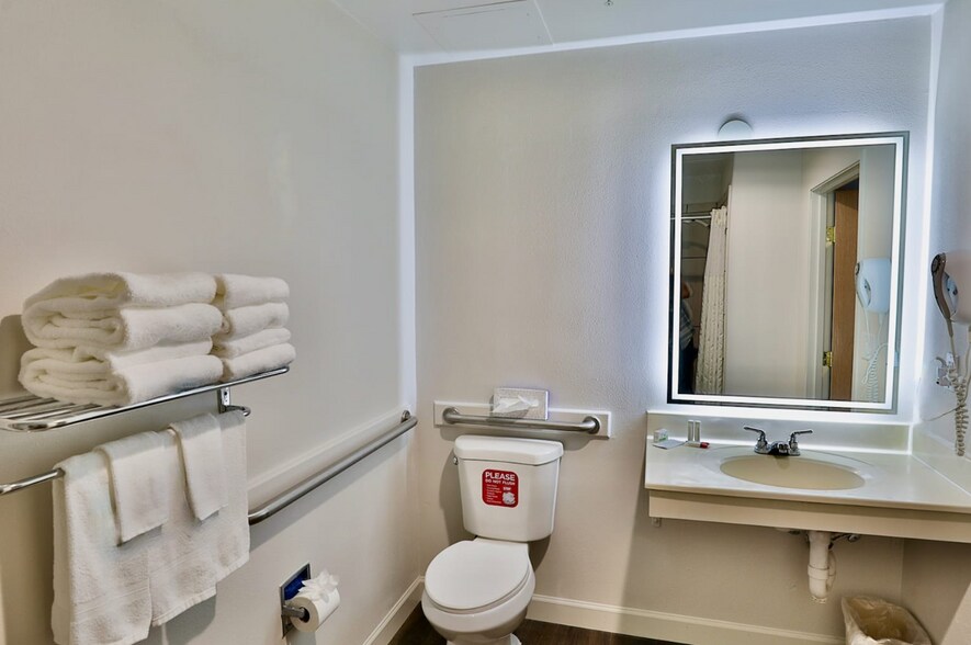 More Photos Of 6955 S Tucson Blvd, Tucson Hotel For Sale