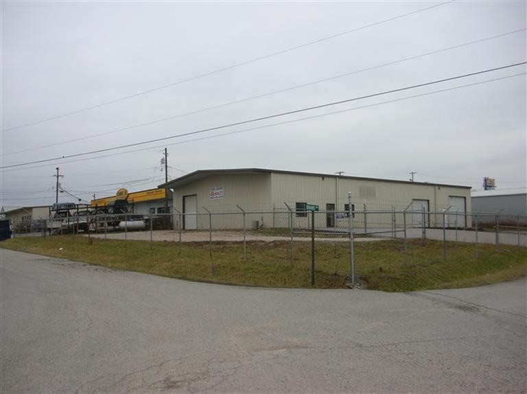 More Photos Of 27 Brians Way, Somerset Warehouse For Lease