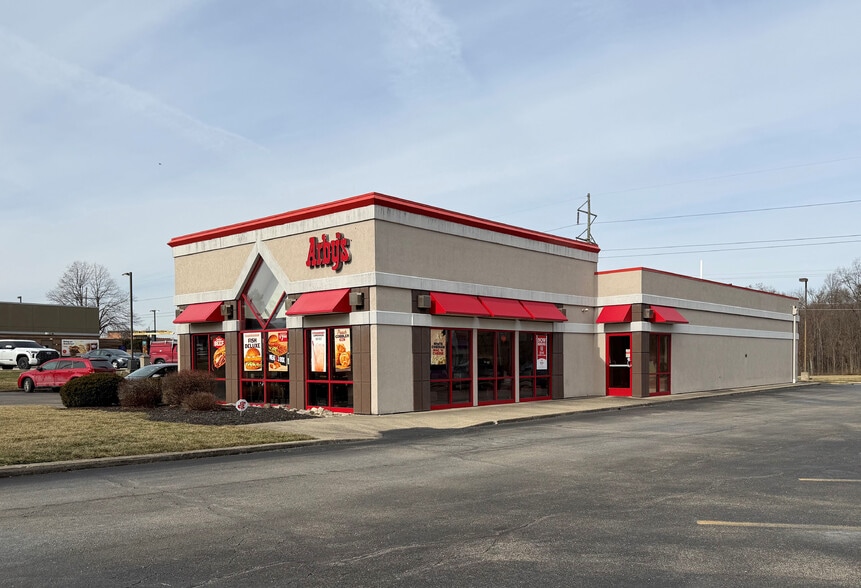 Primary Photo Of 2724 Colonel Glenn Hwy, Fairborn Fast Food For Lease