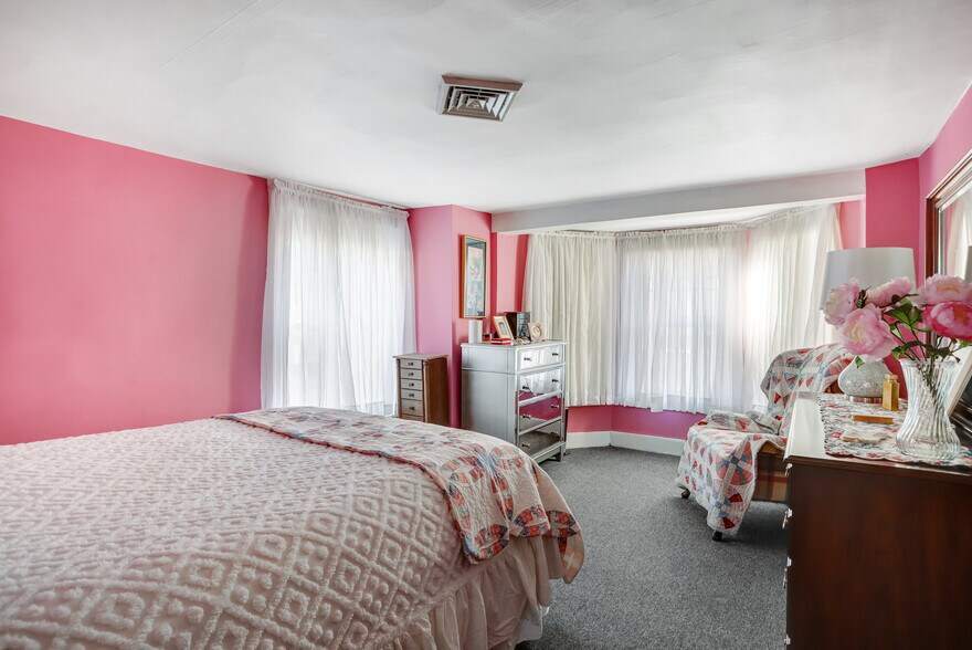 More Photos Of 104 N Main St, Boonsboro Apartments For Sale