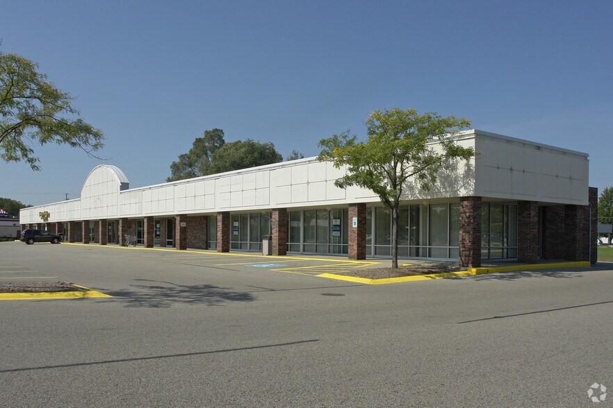More Photos Of 5270-5296 Eastern Ave SE, Kentwood Storefront For Lease
