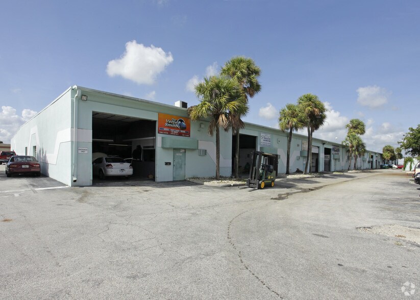 More Photos Of 10750-10796 SW 188th St, Miami Warehouse For Lease