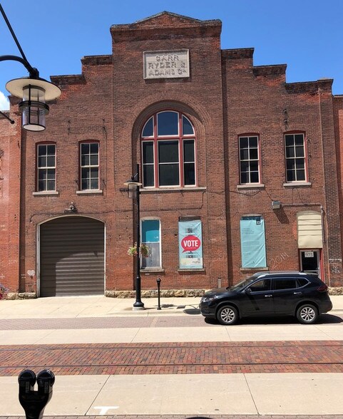 More Photos Of 975 Jackson St, Dubuque Restaurant For Sale