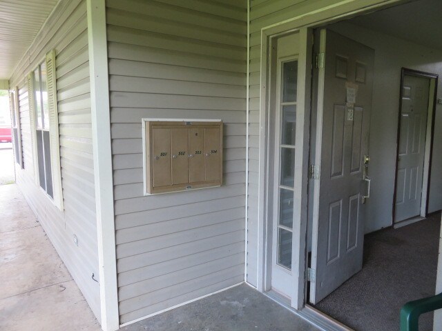 More Photos Of 18-20 E Main St, Altus Apartments For Sale