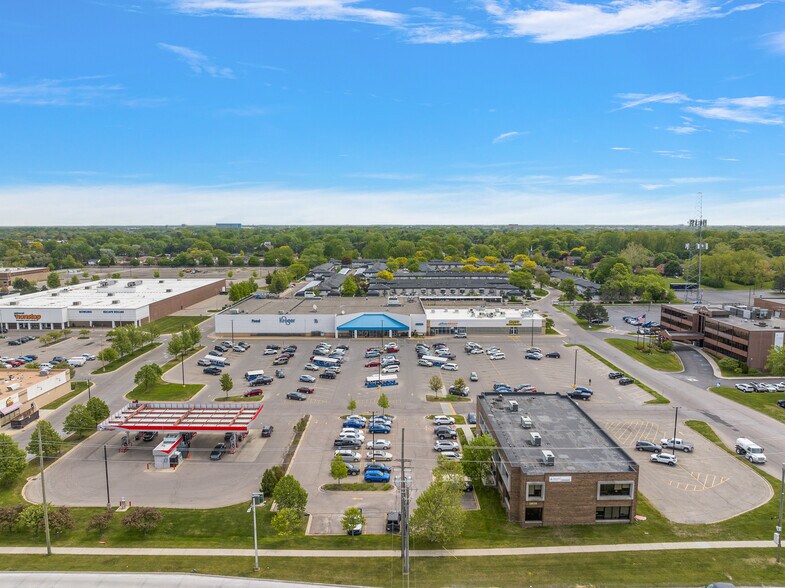 More Photos Of 28200-28250 Dequindre Rd, Warren Supermarket For Sale