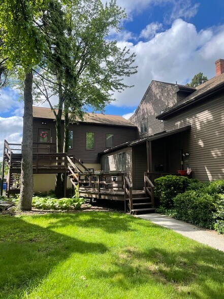 More Photos Of 400 E Main St, Mechanicsburg Office Residential For Sale