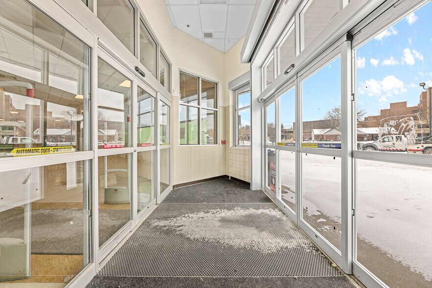 More Photos Of 2229 E State St, Salem Drugstore For Sale