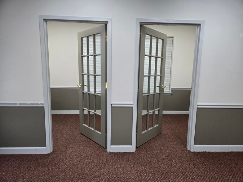 More Photos Of 10901 Indian Head Hwy, Fort Washington Office For Lease