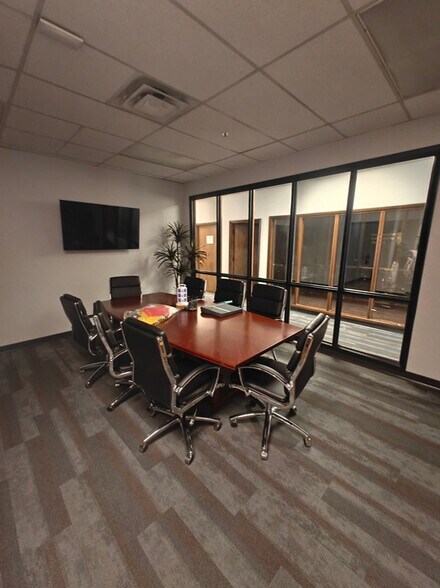 More Photos Of 2100 N Central Ave, Phoenix Office For Lease