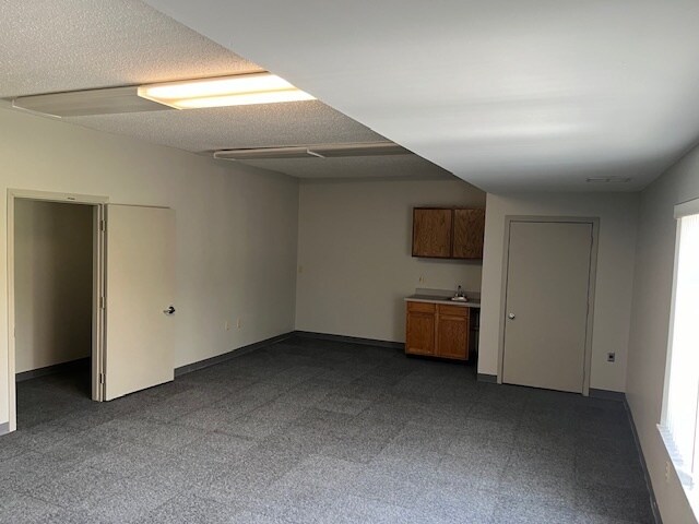 More Photos Of 3284 W North Bend Rd, Cincinnati Office Residential For Lease