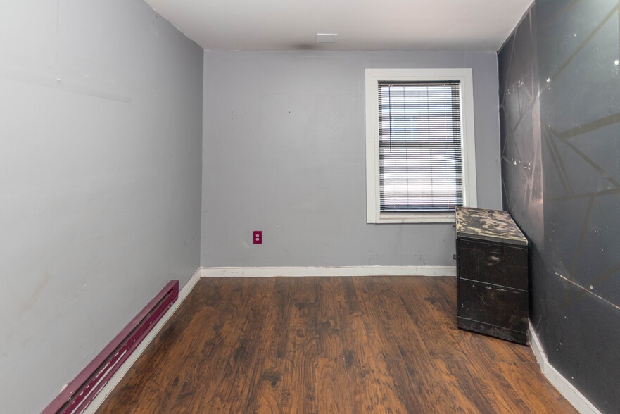 More Photos Of 4905 Liberty Heights Ave, Gwynn Oak Storefront Retail Residential For Sale