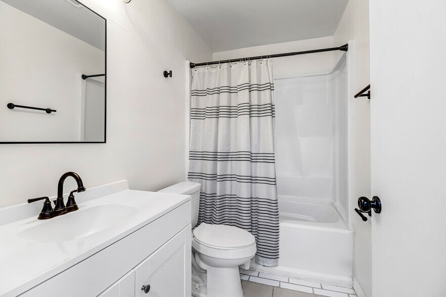 More Photos Of 937 SE 23rd Pl, Cape Coral Apartments For Sale