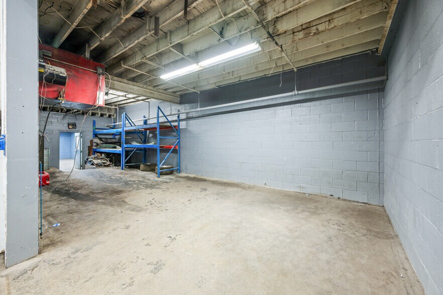More Photos Of 1441 Central Ave, Columbus Auto Repair For Lease