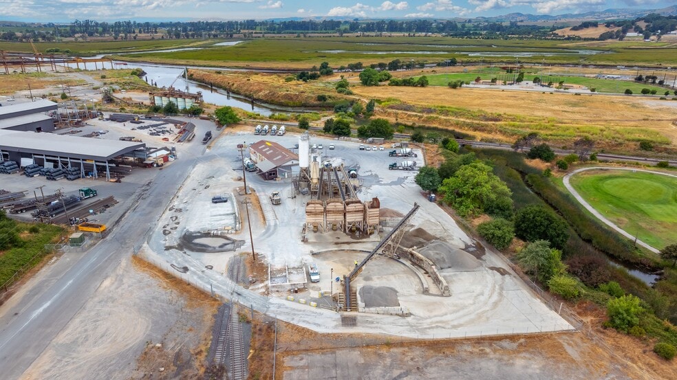 More Photos Of 2301 Napa Vallejo Hwy, Napa Manufacturing For Sale