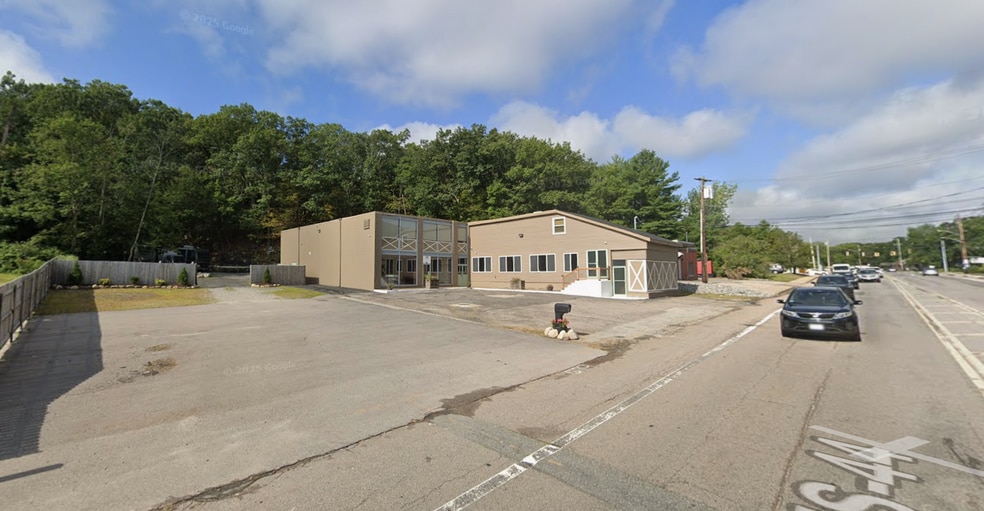 More Photos Of 256 Putnam Pike, Smithfield Freestanding For Lease