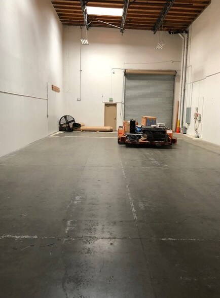 More Photos Of 26047 Jefferson Ave, Murrieta Showroom For Lease