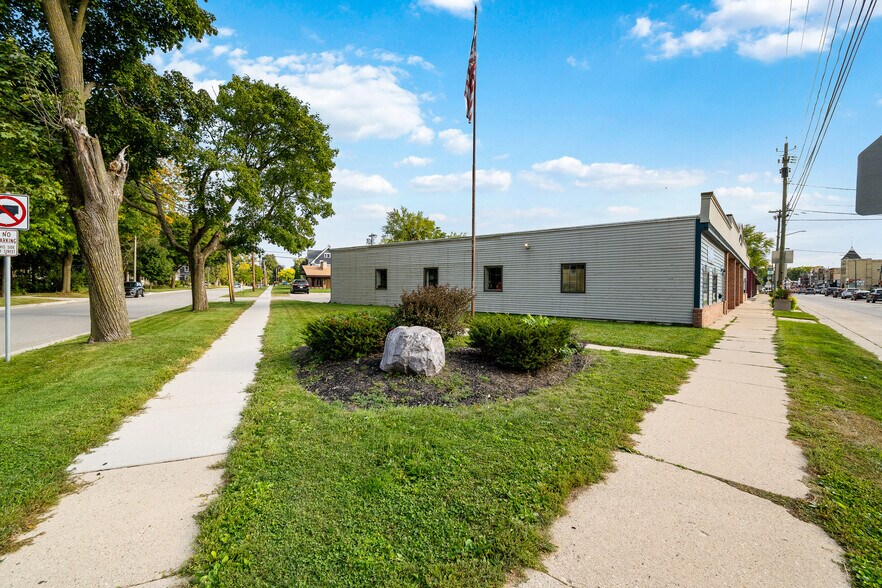 More Photos Of 316 N Main St, Lake Mills Office For Sale