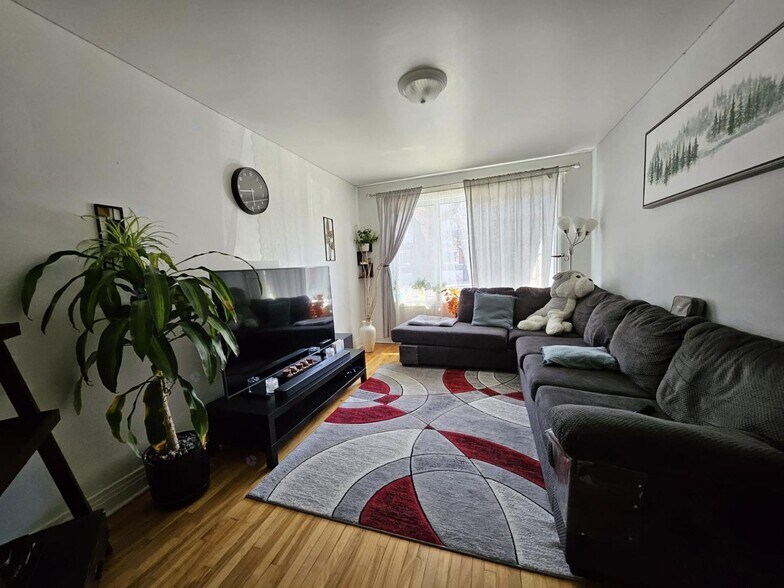 More Photos Of 6545 Av 38E, Montréal Apartments For Sale
