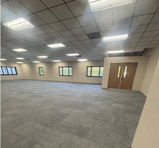 More Photos Of 1150 E Linn St, Canton Hotel For Sale