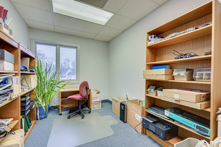 More Photos Of 11 Clyde Rd, Somerset Office For Sale