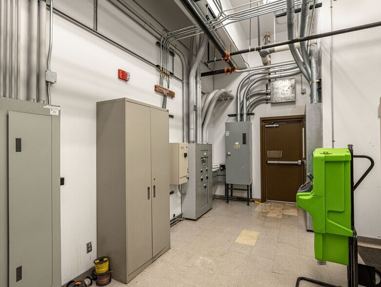 More Photos Of 1228 E Orman Ave, Pueblo Office For Sale