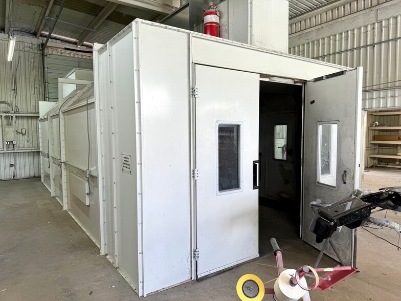 More Photos Of 1830 Jackson Keller Rd, San Antonio Warehouse For Sale