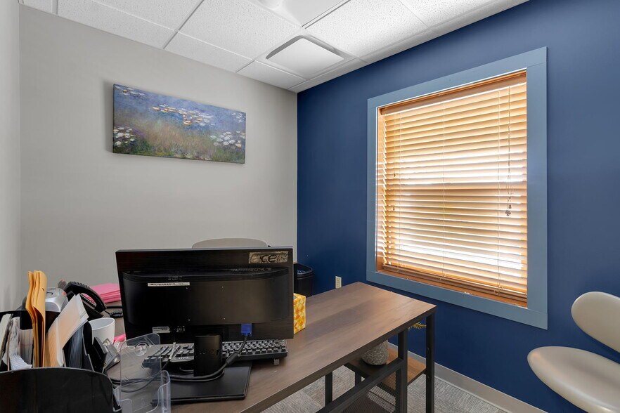 More Photos Of 4233-4227 Maple Rd, Buffalo Medical For Sale