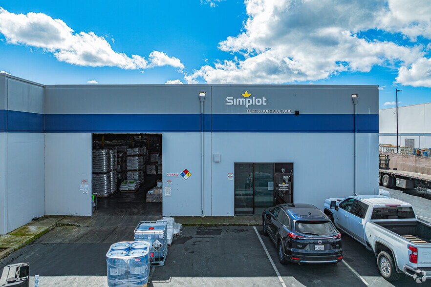 More Photos Of 1045 W National Dr, Sacramento Unknown For Lease