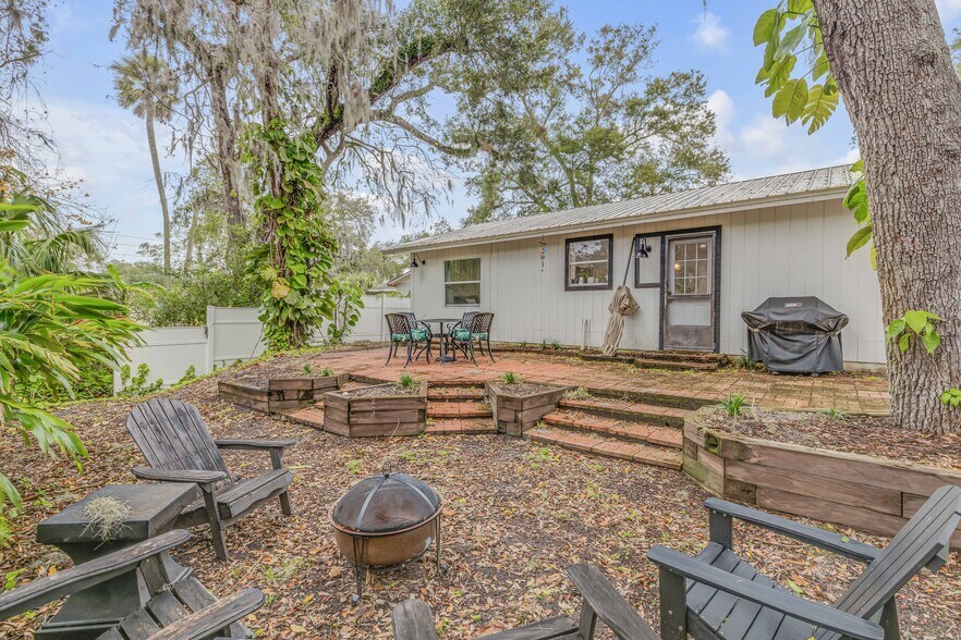 More Photos Of 801 Canal St, New Smyrna Beach Office For Sale