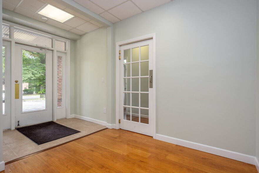 More Photos Of 516 NY-303, Orangeburg Medical For Lease