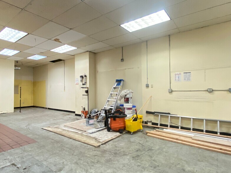 More Photos Of 41-10 29th St, Long Island City Storefront Retail Office For Lease