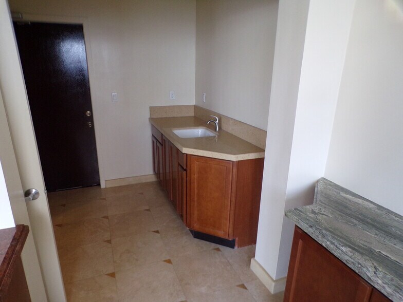 More Photos Of 1801 1st Street St, San Fernando Manufacturing For Sale