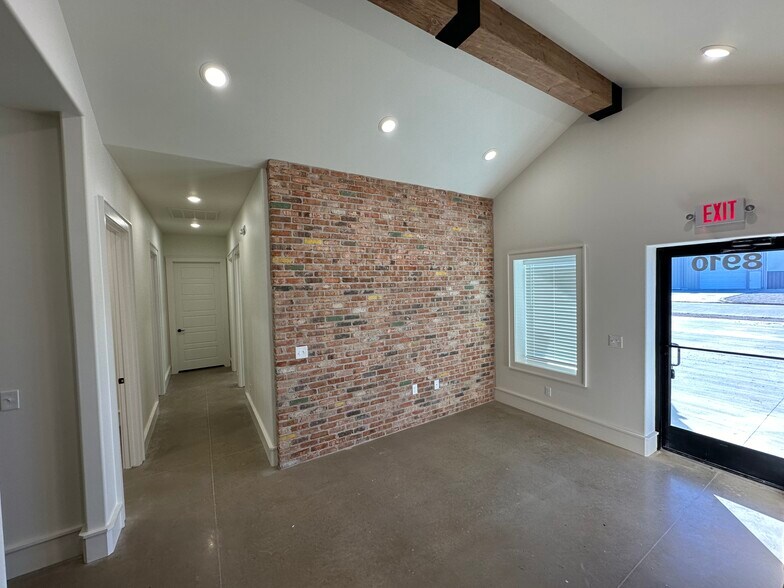 More Photos Of 9010 County Road 6820, Lubbock Industrial For Lease