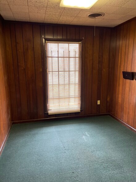 More Photos Of 2032 Wooddale Blvd, Baton Rouge Office For Lease