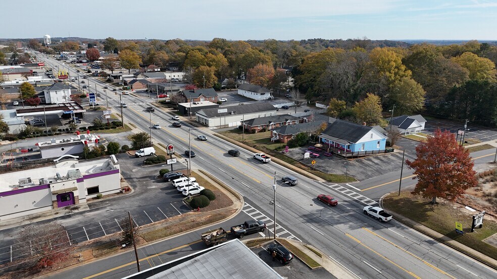 More Photos Of 732 W Taylor St, Griffin General Retail For Sale