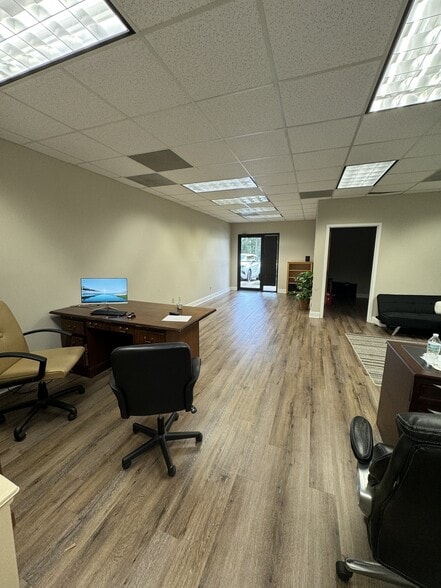 More Photos Of 5651 Whitesville Rd, Columbus Office For Sale