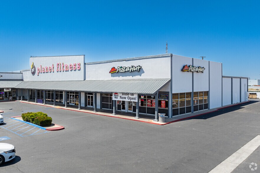 More Photos Of 601-633 Cecil Ave, Delano General Retail For Lease