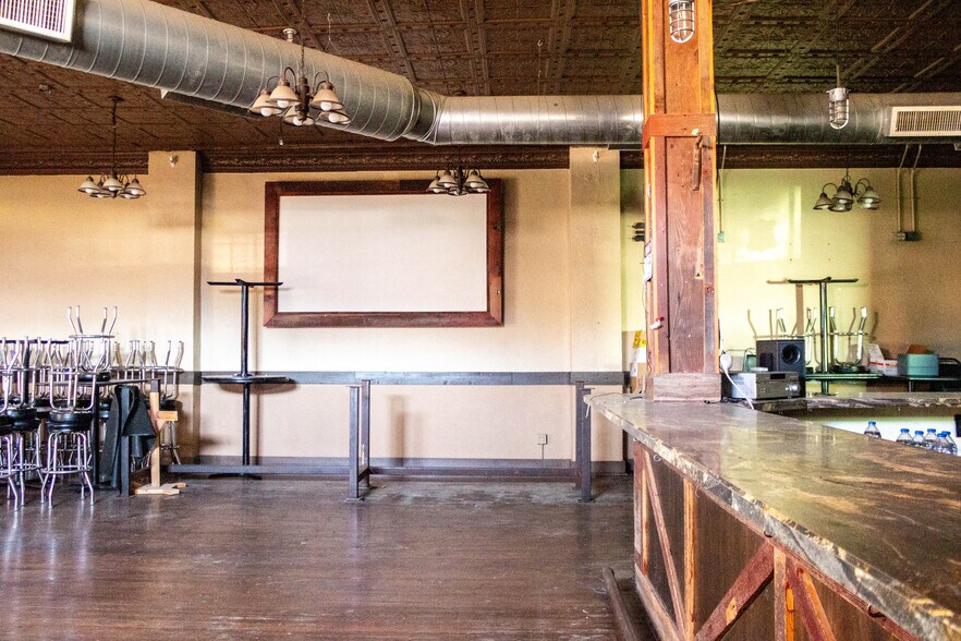 More Photos Of 19 S Broadway St, Louisburg Bar For Lease