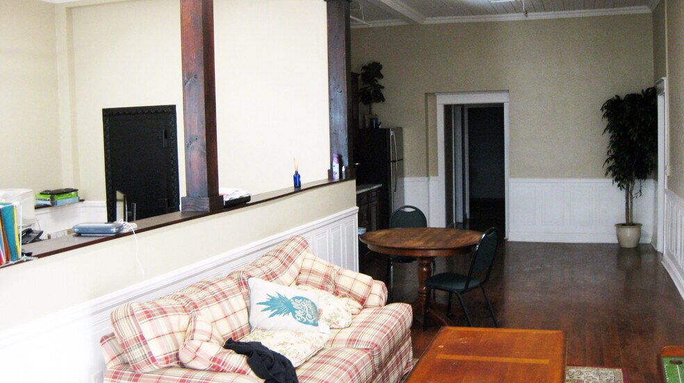 More Photos Of 415 N Indiana Ave, Auburn Warehouse For Sale