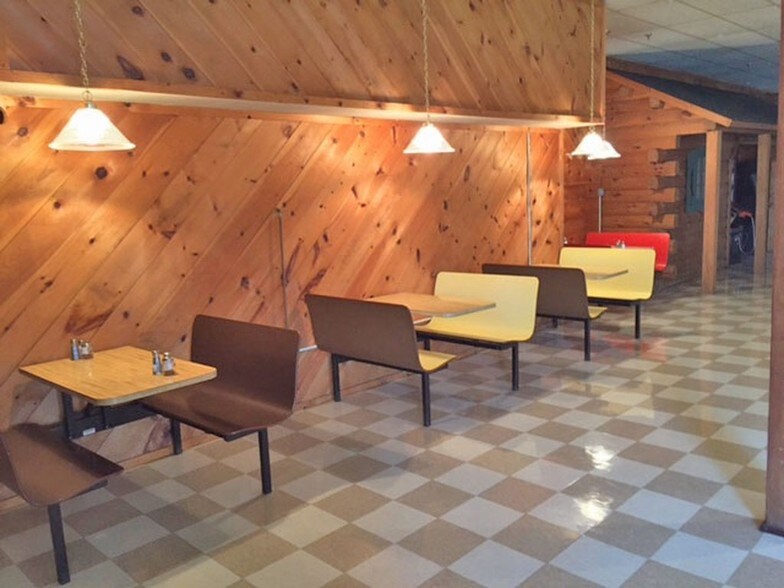 More Photos Of 239 Main St, Old Town Restaurant For Lease