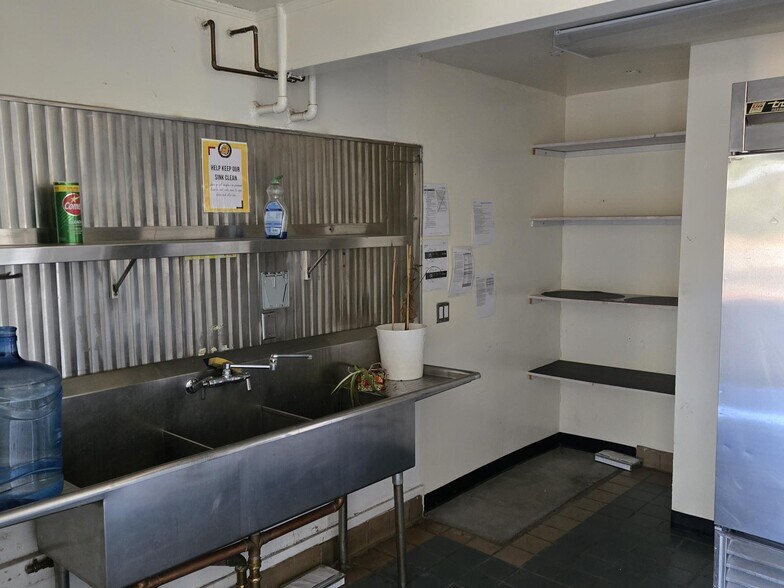 More Photos Of 625 Coleman Ave, Los Angeles Schools For Lease